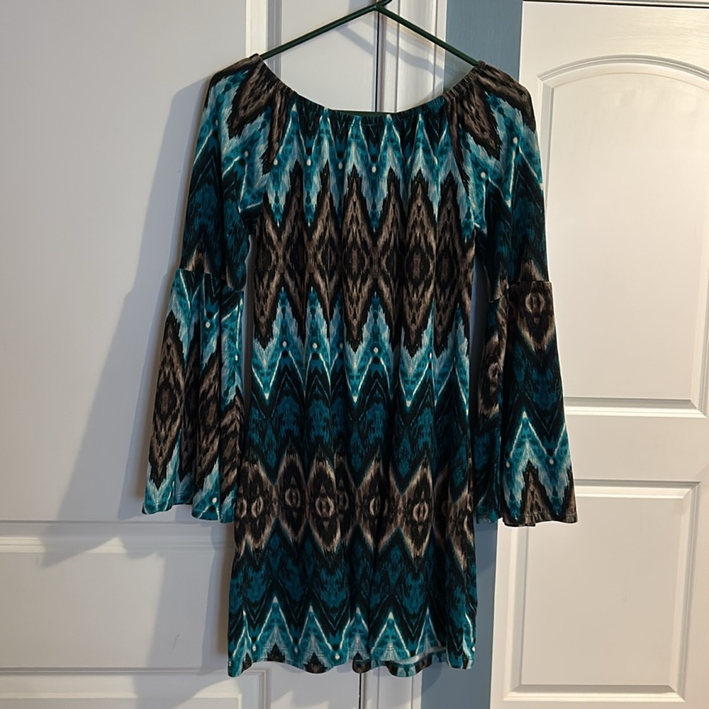 Medium Top. Like New! - Picture 2 of 4